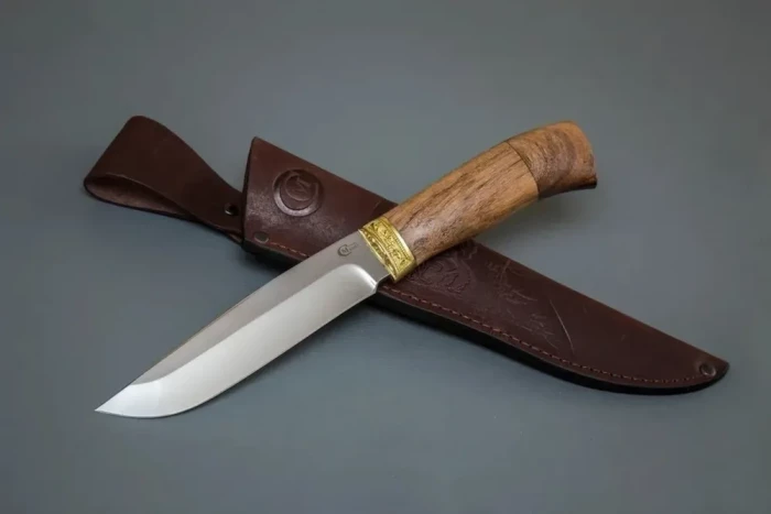 Нож Путник,ст.65х13,литье,рукоять из ценных пород дерева