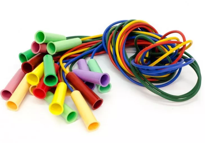 Скакалка резиновая - пластиковые ручки (2,5 м)