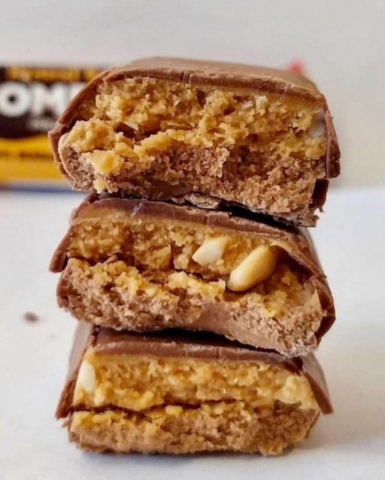 Ореховый протеиновый батончик BOMBBAR (70 гр)